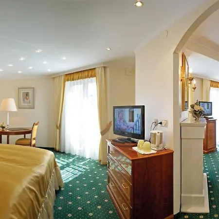 Hotel Sacher-stoiber 3*